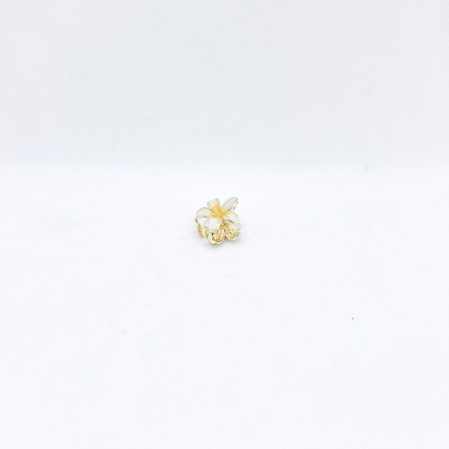 mini metal lei plumeria hair clip