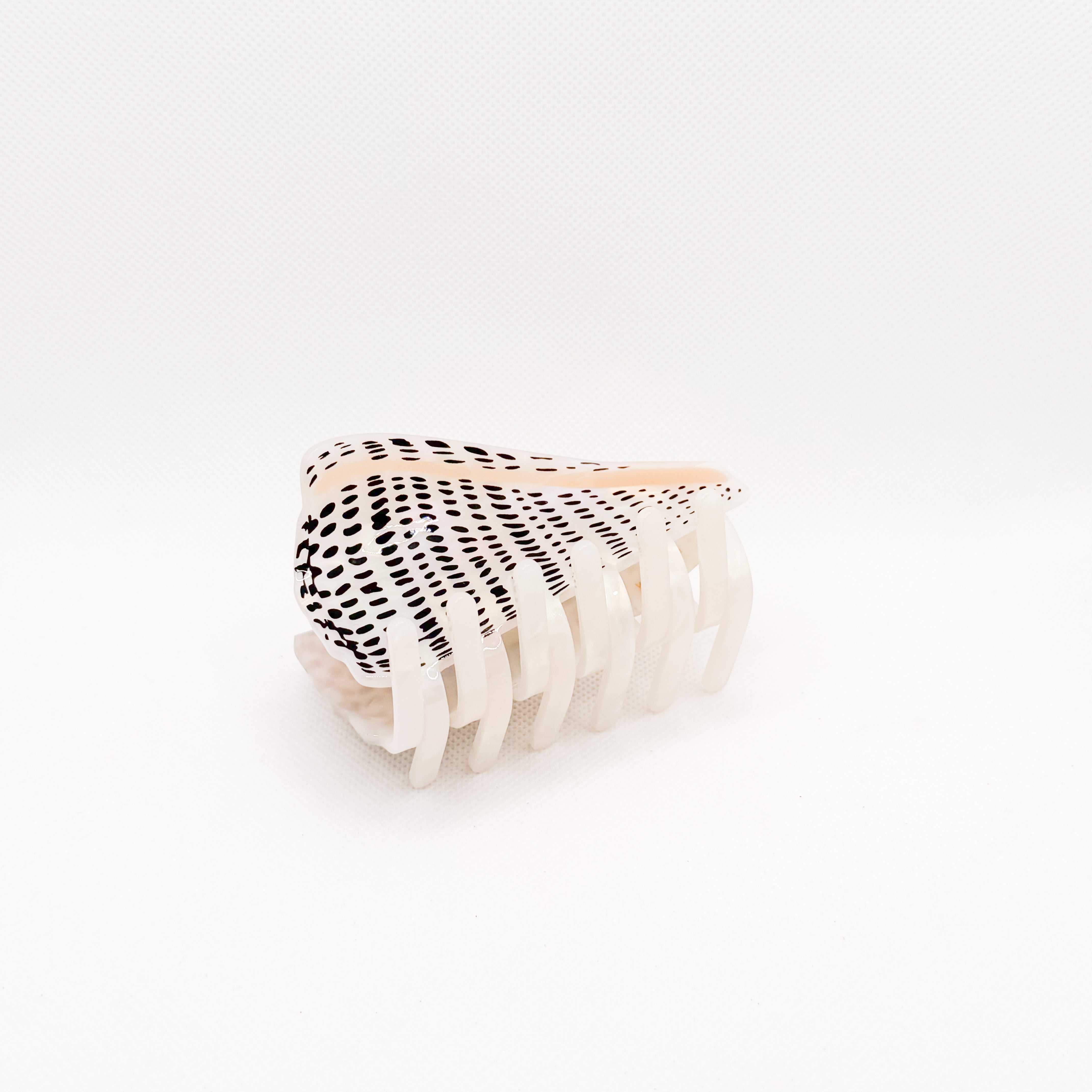 *new pre-order* leopard cone shell hair claw