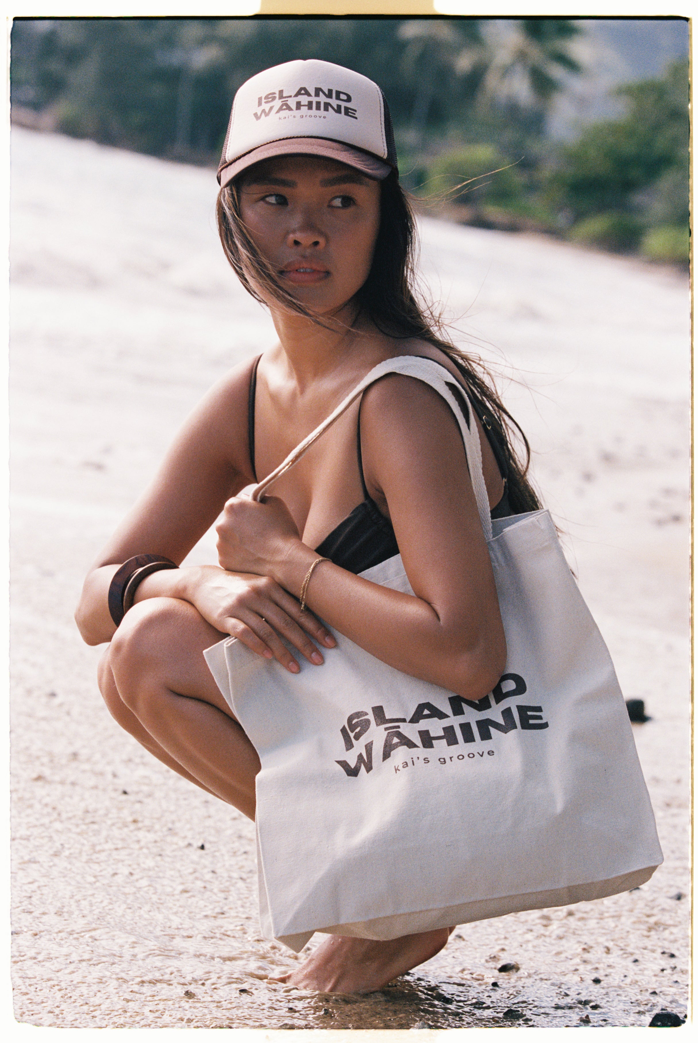 ISLAND WĀHINE brown/khaki trucker hat